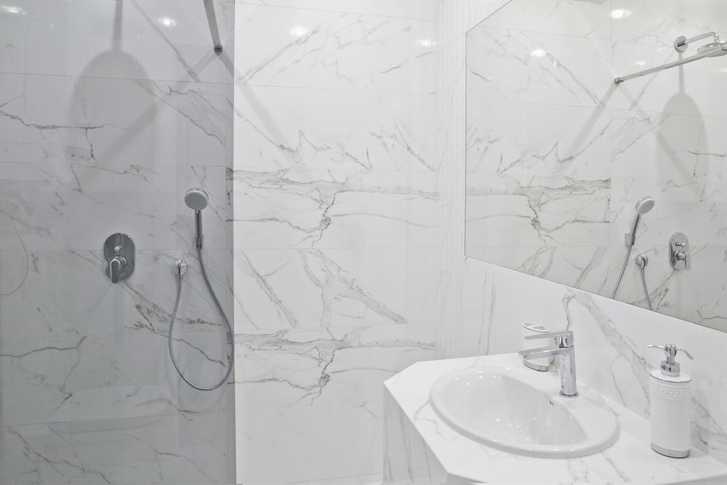 Elegant City Center Apartment 7A Краков Экстерьер фото